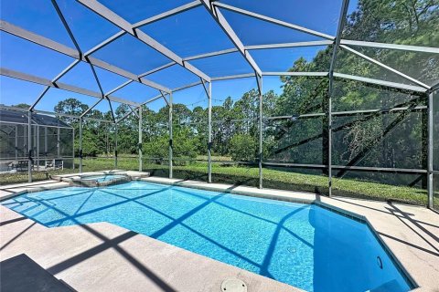 House in Davenport, Florida 6 bedrooms, 248.14 sq.m. № 2202314 - photo 2