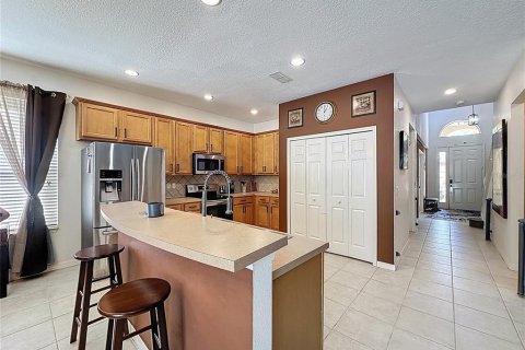 House in Davenport, Florida 6 bedrooms, 248.14 sq.m. № 2202314 - photo 15
