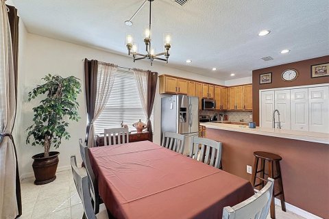 House in Davenport, Florida 6 bedrooms, 248.14 sq.m. № 2202314 - photo 22