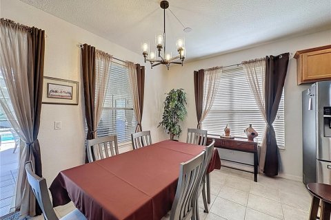 House in Davenport, Florida 6 bedrooms, 248.14 sq.m. № 2202314 - photo 20