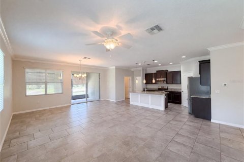 Casa en venta en Winter Haven, Florida, 3 dormitorios, 174.01 m2 № 2156906 - foto 5