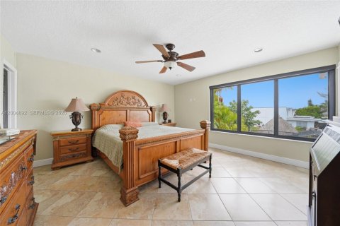 Townhouse in Hialeah, Florida 3 bedrooms, 164.34 sq.m. № 2076461 - photo 10