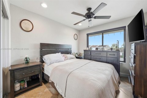 Townhouse in Hialeah, Florida 3 bedrooms, 164.34 sq.m. № 2076461 - photo 16