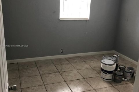 House in Miami, Florida 3 bedrooms, 88.26 sq.m. № 1797595 - photo 7