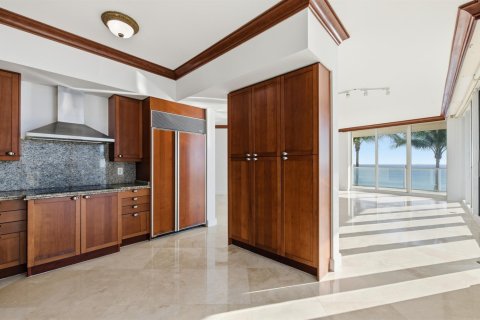 Condominio en venta en Hillsboro Beach, Florida, 2 dormitorios, 195.84 m2 № 2187194 - foto 21
