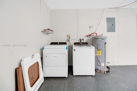 Villa ou maison à louer à Hollywood, Floride: 3 chambres, 174.56 m2 № 2046016 - photo 19