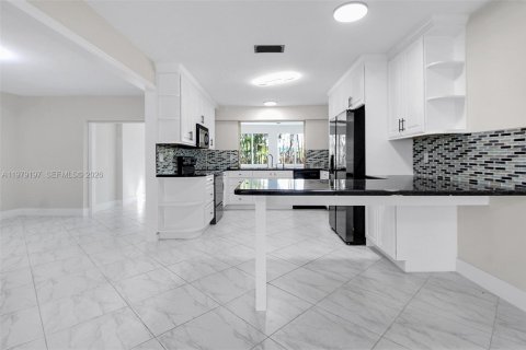 Villa ou maison à louer à Hollywood, Floride: 3 chambres, 174.56 m2 № 2046016 - photo 9