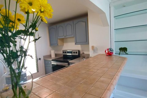 Copropriété à vendre à Miami Beach, Floride: 1 chambre, 69.68 m2 № 2059768 - photo 10