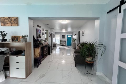 House in Sunrise, Florida 3 bedrooms, 143.81 sq.m. № 1937109 - photo 10