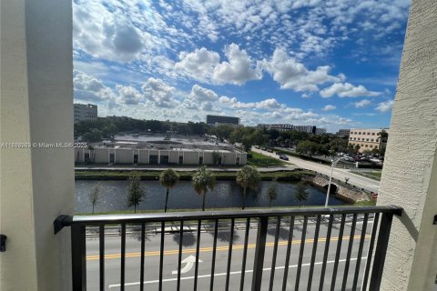 Appartement à louer à Doral, Floride: 2 chambres, 104.42 m2 № 1957684 - photo 16
