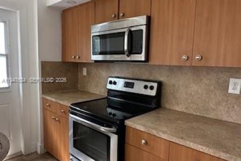 Снять в аренду квартиру в Норт-Лодердейл, Флорида 3 спальни, 141.21м2, № 2003758 - фото 5