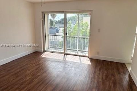 Снять в аренду квартиру в Норт-Лодердейл, Флорида 3 спальни, 141.21м2, № 2003758 - фото 15