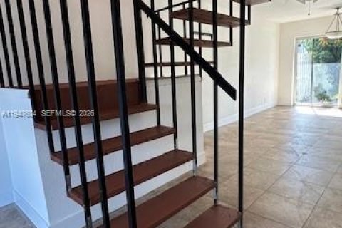 Снять в аренду квартиру в Норт-Лодердейл, Флорида 3 спальни, 141.21м2, № 2003758 - фото 19