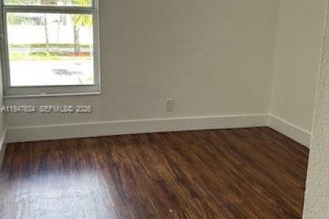 Снять в аренду квартиру в Норт-Лодердейл, Флорида 3 спальни, 141.21м2, № 2003758 - фото 17