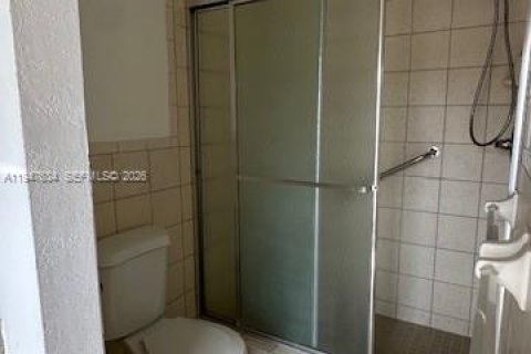 Снять в аренду квартиру в Норт-Лодердейл, Флорида 3 спальни, 141.21м2, № 2003758 - фото 13