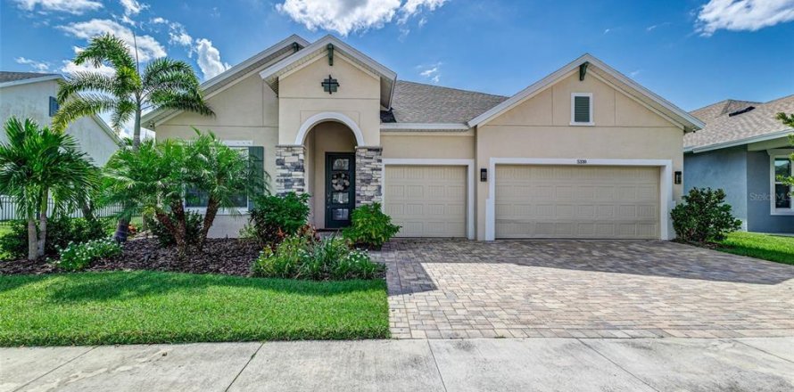 House in Apollo Beach, Florida 4 bedrooms, 242.94 sq.m. № 1359515