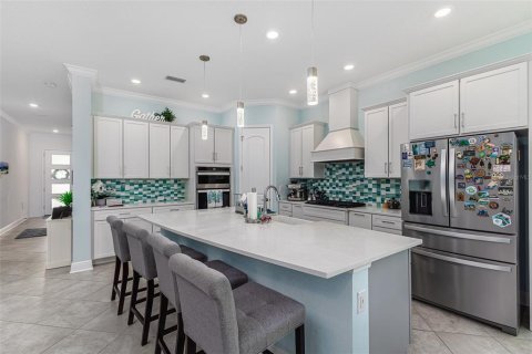 House in Apollo Beach, Florida 4 bedrooms, 242.94 sq.m. № 1359515 - photo 5