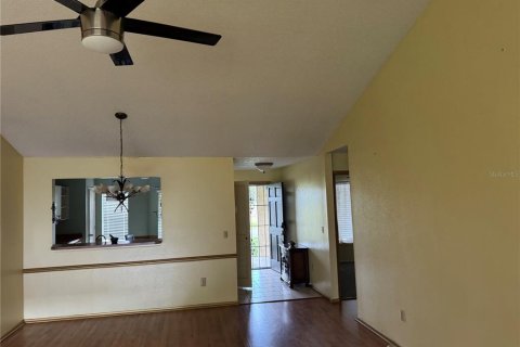 Villa ou maison à louer à Orlando, Floride: 3 chambres, 142.14 m2 № 2432636 - photo 4