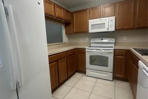 Townhouse in Lakeland, Florida 2 bedrooms, 138.98 sq.m. № 1916328 - photo 6