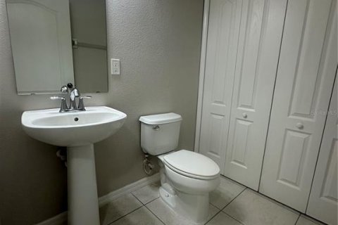 Townhouse in Lakeland, Florida 2 bedrooms, 138.98 sq.m. № 1916328 - photo 12