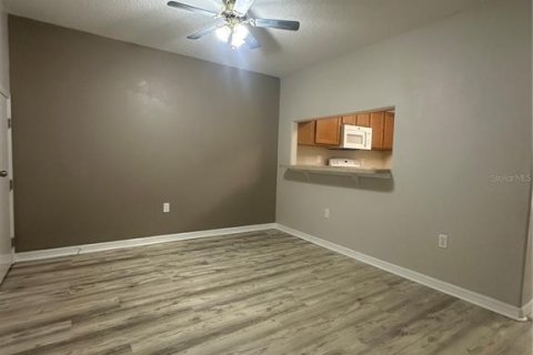 Townhouse in Lakeland, Florida 2 bedrooms, 138.98 sq.m. № 1916328 - photo 10