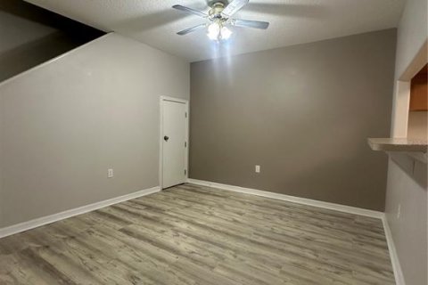 Townhouse in Lakeland, Florida 2 bedrooms, 138.98 sq.m. № 1916328 - photo 9
