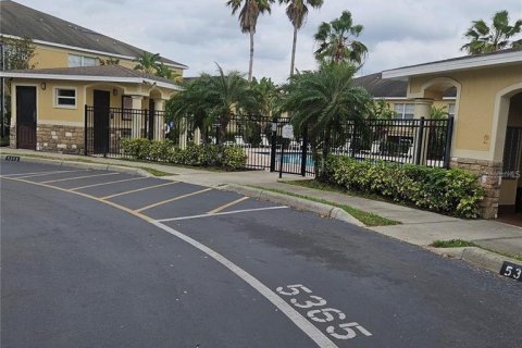 Townhouse in Lakeland, Florida 2 bedrooms, 138.98 sq.m. № 1916328 - photo 27