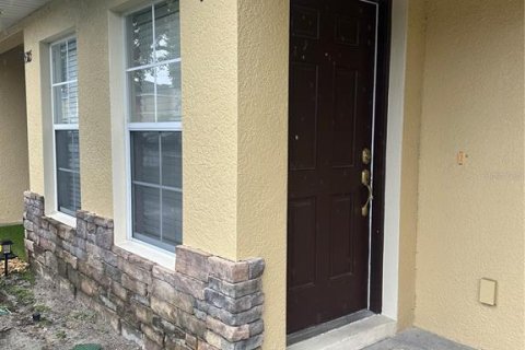 Townhouse in Lakeland, Florida 2 bedrooms, 138.98 sq.m. № 1916328 - photo 1