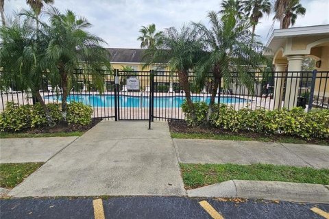 Townhouse in Lakeland, Florida 2 bedrooms, 138.98 sq.m. № 1916328 - photo 29