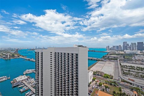 Condo in Miami, Florida, 2 bedrooms  № 1704254 - photo 30