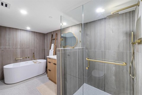 Condo in Miami, Florida, 2 bedrooms  № 1704254 - photo 23