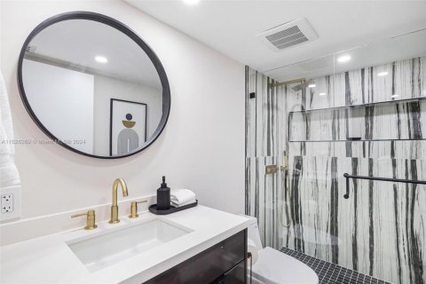 Condo in Miami, Florida, 2 bedrooms  № 1704254 - photo 15