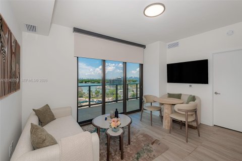 Condominio en alquiler en Miami Beach, Florida, 2 dormitorios, 64.85 m2 № 2086180 - foto 20