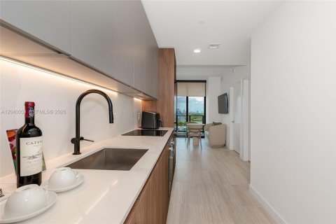 Condominio en alquiler en Miami Beach, Florida, 2 dormitorios, 64.85 m2 № 2086180 - foto 3