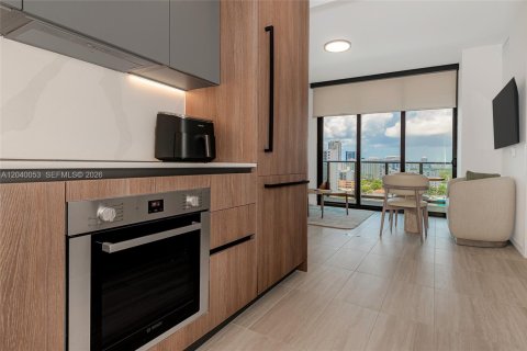 Condominio en alquiler en Miami Beach, Florida, 2 dormitorios, 64.85 m2 № 2086180 - foto 4