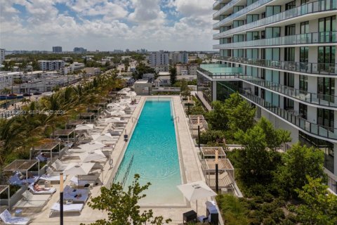 Condominio en alquiler en Miami Beach, Florida, 2 dormitorios, 64.85 m2 № 2086180 - foto 8