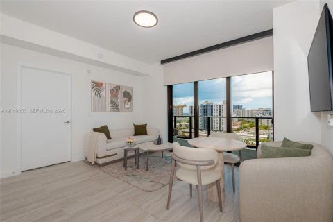 Condominio en alquiler en Miami Beach, Florida, 2 dormitorios, 64.85 m2 № 2086180 - foto 17