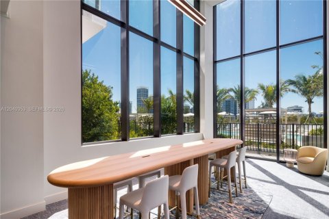 Condominio en alquiler en Miami Beach, Florida, 2 dormitorios, 64.85 m2 № 2086180 - foto 13