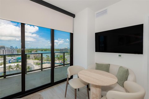 Condominio en alquiler en Miami Beach, Florida, 2 dormitorios, 64.85 m2 № 2086180 - foto 21