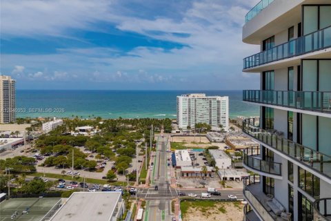 Condominio en alquiler en Miami Beach, Florida, 2 dormitorios, 64.85 m2 № 2086180 - foto 12
