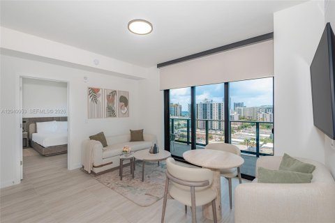 Condominio en alquiler en Miami Beach, Florida, 2 dormitorios, 64.85 m2 № 2086180 - foto 23