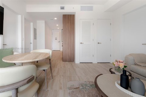 Condominio en alquiler en Miami Beach, Florida, 2 dormitorios, 64.85 m2 № 2086180 - foto 26