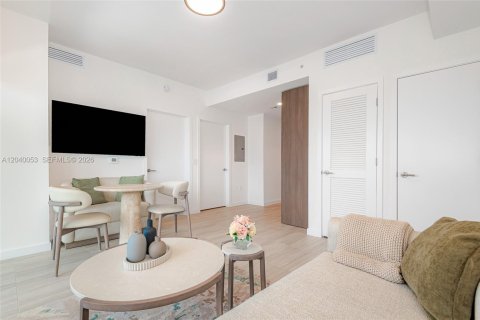 Condominio en alquiler en Miami Beach, Florida, 2 dormitorios, 64.85 m2 № 2086180 - foto 24