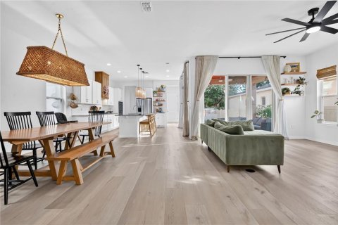 Villa ou maison à vendre à Winter Garden, Floride: 4 chambres, 250.09 m2 № 2151382 - photo 4