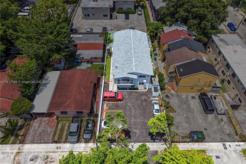 Commercial property in Miami, Florida 346.34 sq.m. № 1774312 - photo 3