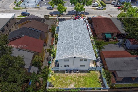 Commercial property in Miami, Florida 346.34 sq.m. № 1774312 - photo 12
