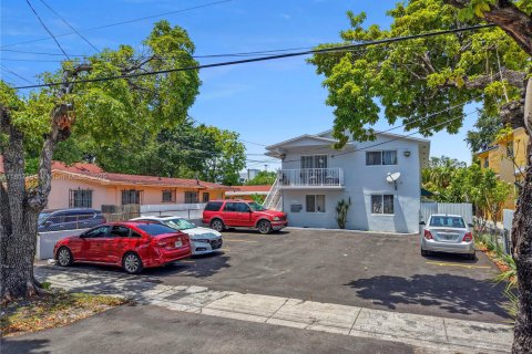 Commercial property in Miami, Florida 346.34 sq.m. № 1774312 - photo 1