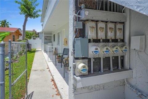 Commercial property in Miami, Florida 346.34 sq.m. № 1774312 - photo 10