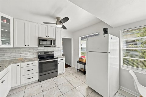 Villa ou maison à vendre à Saint Petersburg, Floride: 2 chambres, 76.18 m2 № 2431126 - photo 6