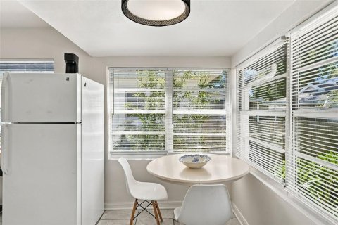 Villa ou maison à vendre à Saint Petersburg, Floride: 2 chambres, 76.18 m2 № 2431126 - photo 7